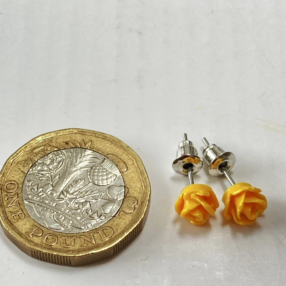 BNWT Yellow Rose Stud Earrings - Sunny and Floral - Picture 4 of 9